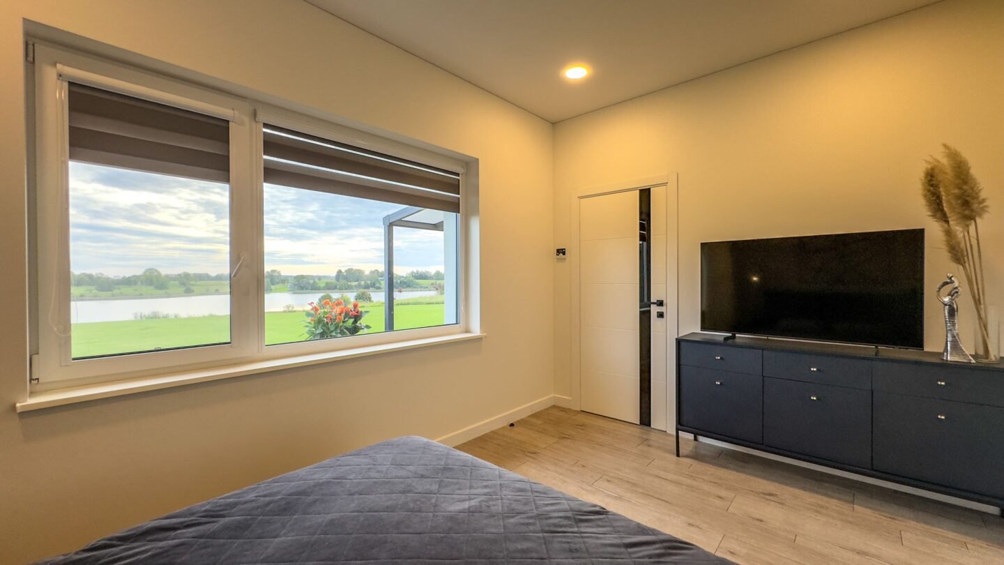 Parduodamas namas Alytaus rajone, ant Luksnėnų ežero kranto