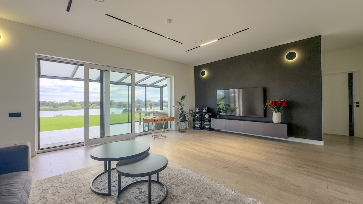 Parduodamas namas Alytaus rajone, ant Luksnėnų ežero kranto