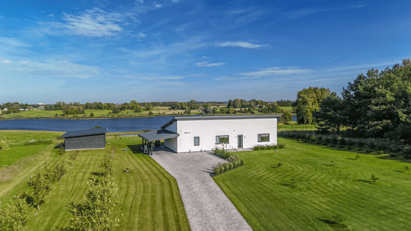 Parduodamas namas Alytaus rajone, ant Luksnėnų ežero kranto