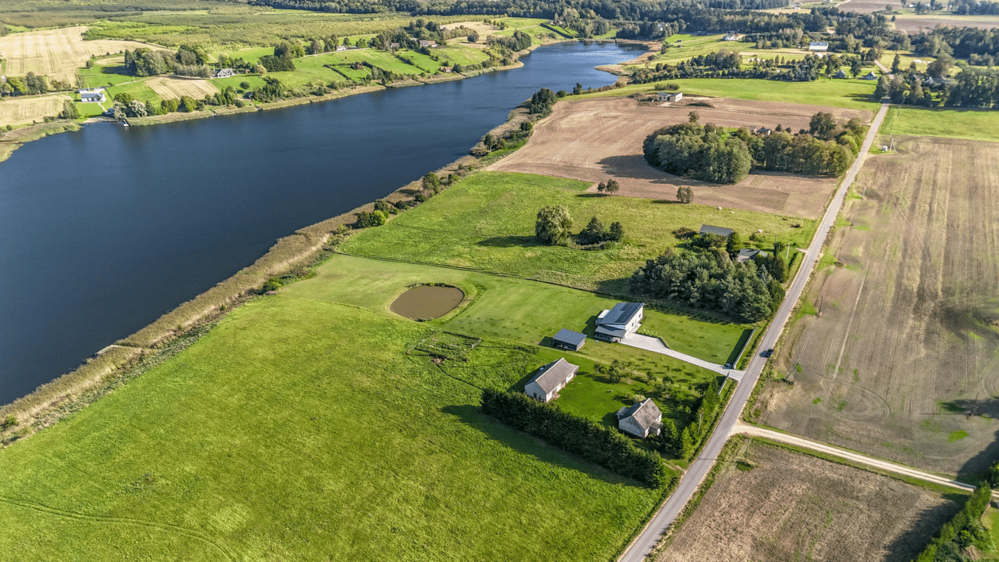 Parduodamas namas Alytaus rajone, ant Luksnėnų ežero kranto