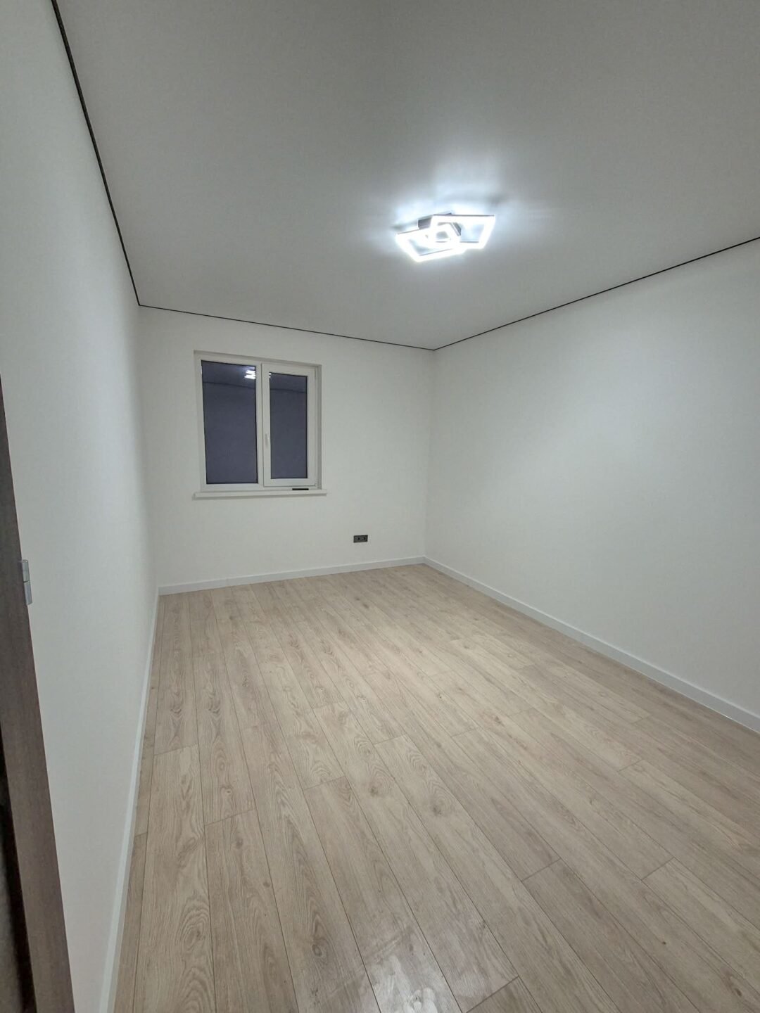 trecias-miegamasis-kambarys-name