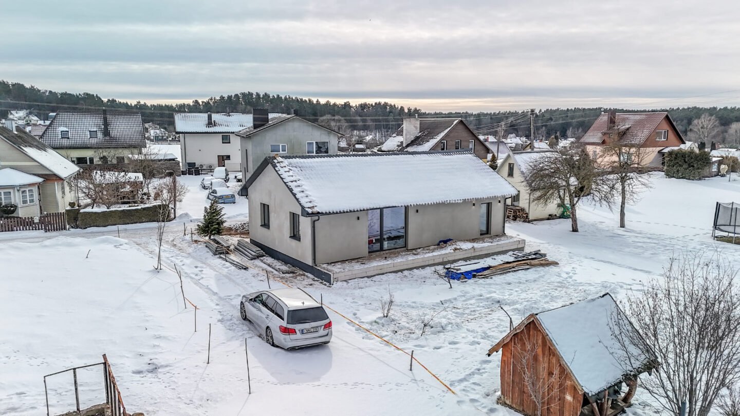 namas-is-siek-tiek-toliau